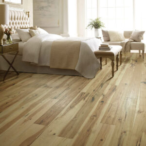 Bedroom Hardwood flooring | CarpetsPlus COLORTILE